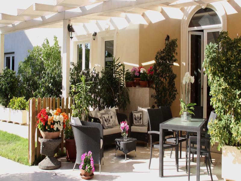 La Peonia Boutique Couette-café 2*